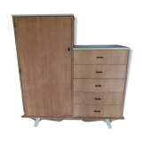 Armoire asymétrique pieds moustache
