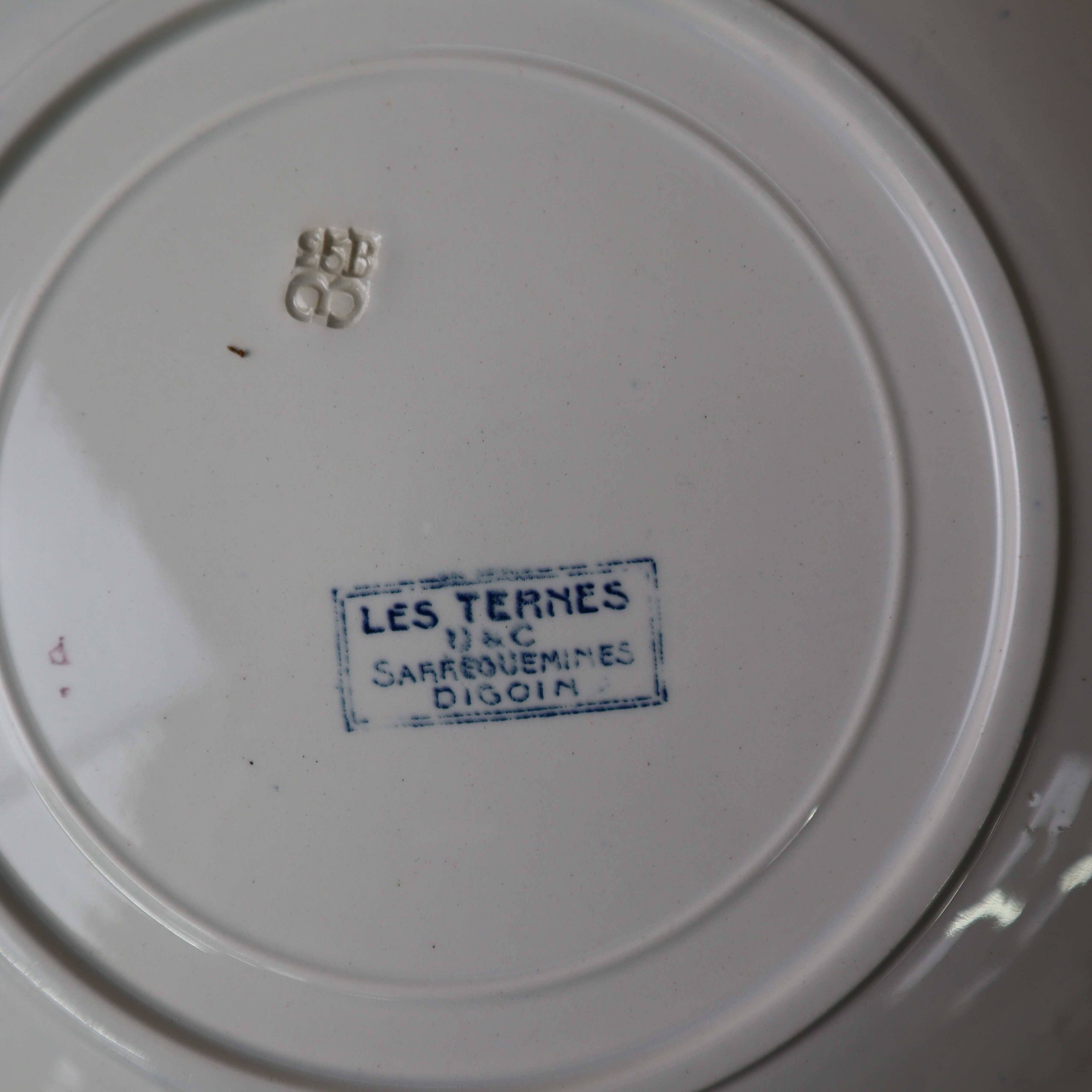 Set of 8 flat ironstone plates "Les Termes" Sarreguemines and Digoin