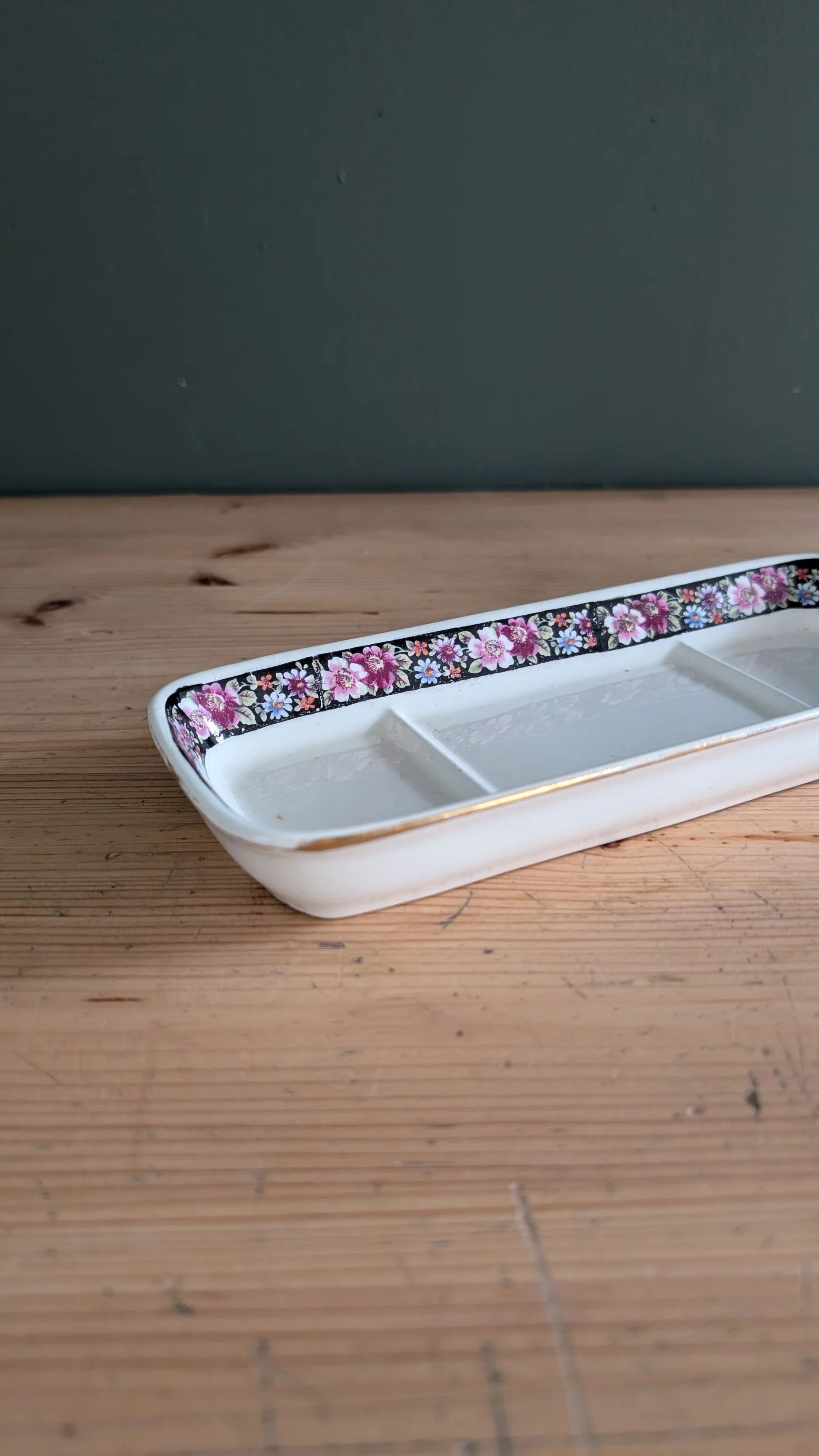 Ceramic soap dish - Boch La Louvière
