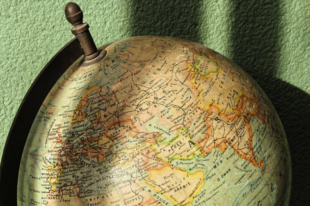 Terrestrial globe J. Forest, early 20th century