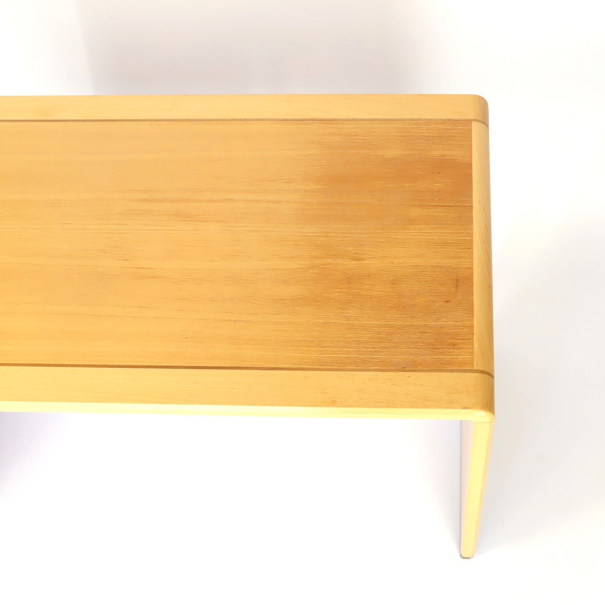 Bureau "skandiform"