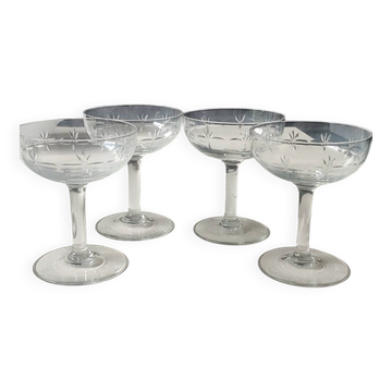 Lot of 4 Art Deco champagne coupes / Verreries de Doyen. Half crystal.
