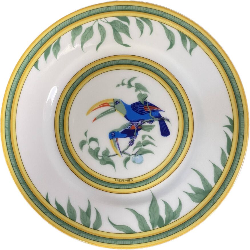 Série de 6 assiettes à dessert en porcelaine à décors de toucans, Hermès |  Selency