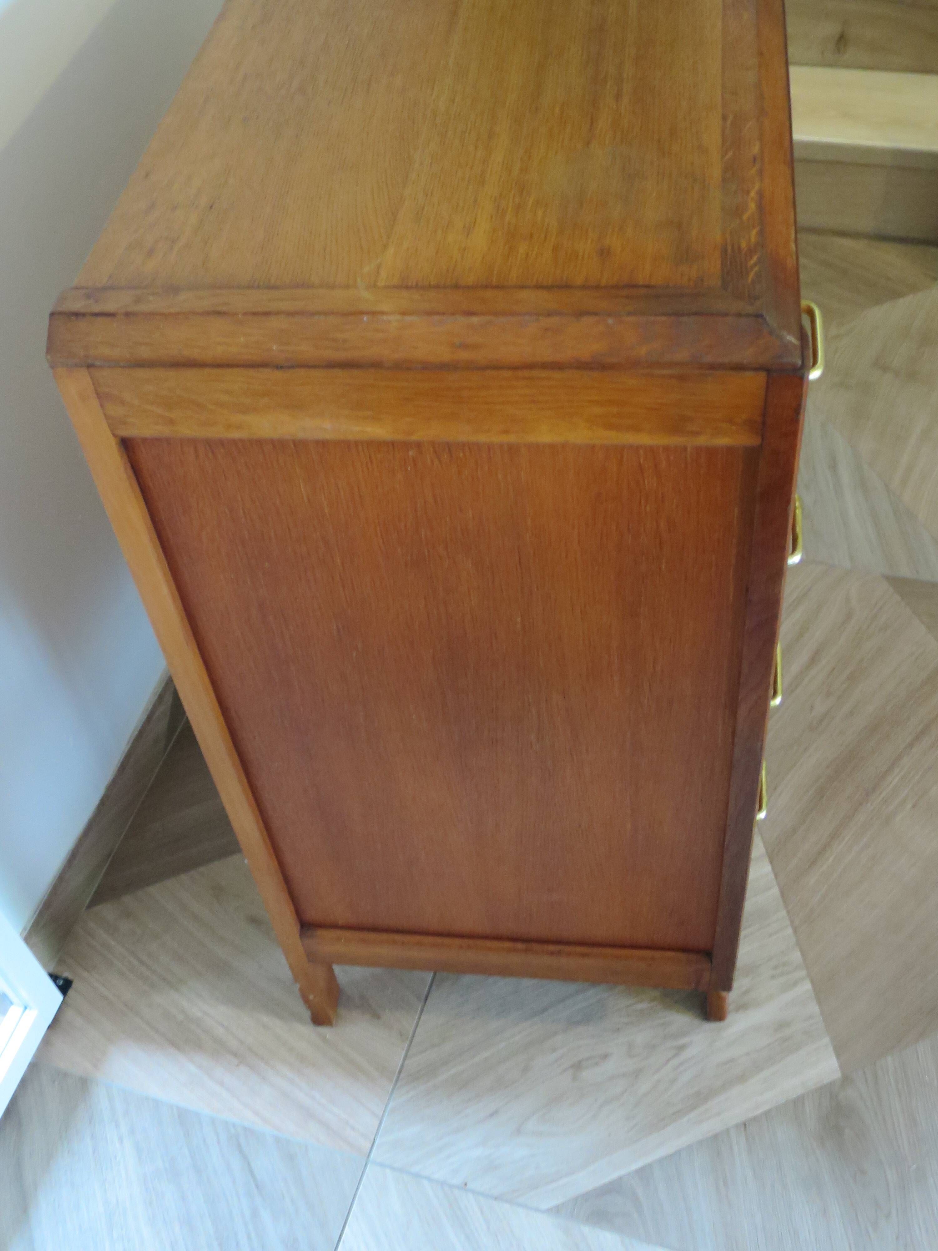 Pretty vintage chest of drawers - 4 drawers - 1960s - refined Scandinavian style - medium oak color