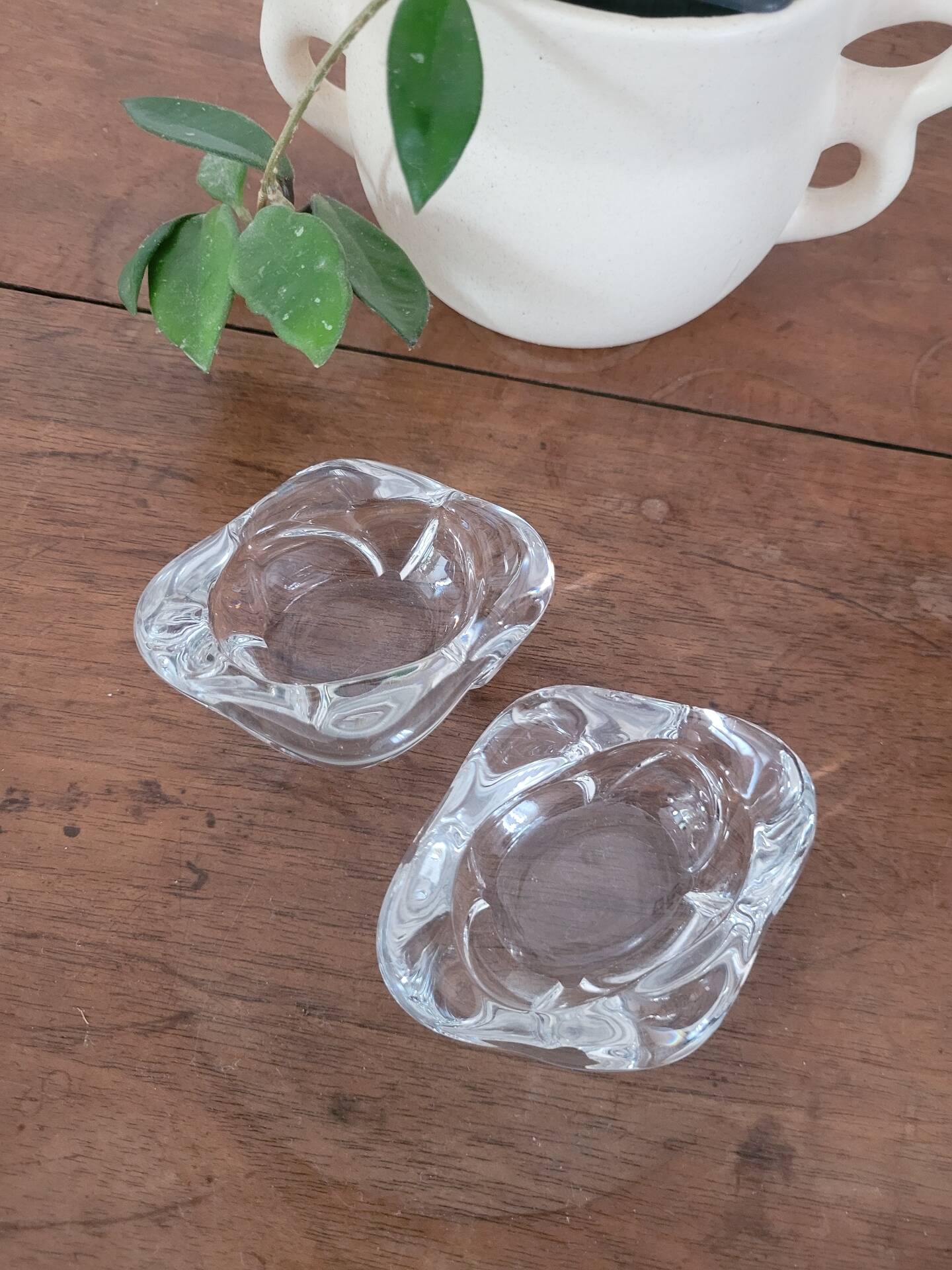 Set of 2 crystal salt cellars from Cristal Bayel.