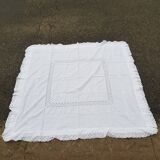Rectangular ruffled tablecloth