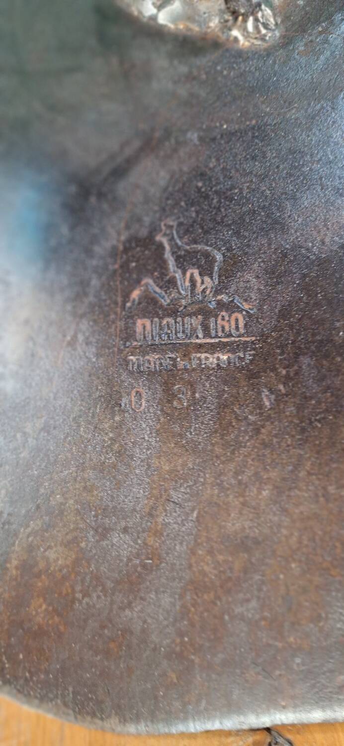 Round table with flowers