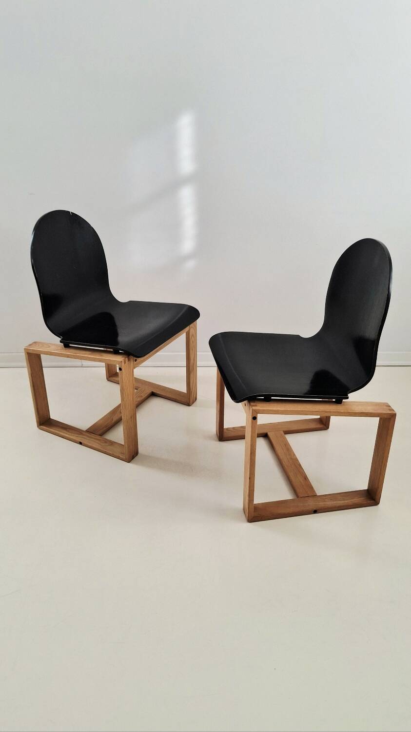 Chaises italiennes minimalistes en bois courbé des années 70, frêne et ébène