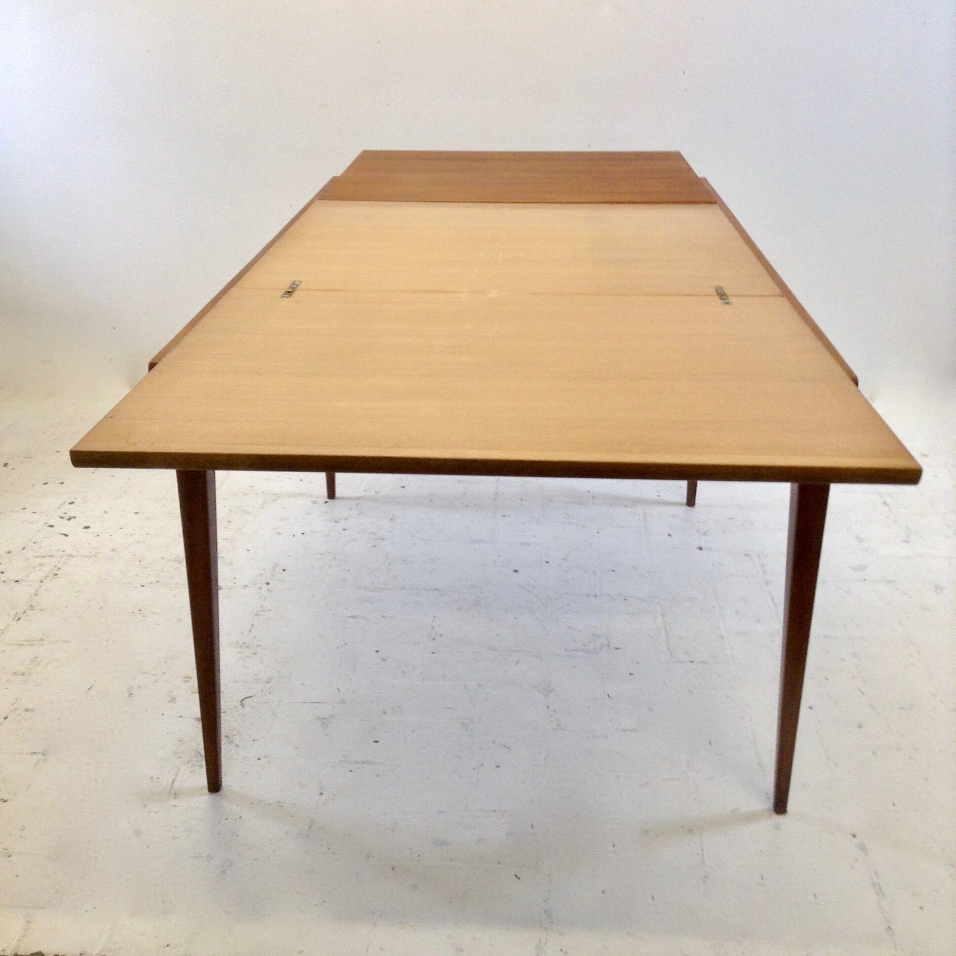 Table de salle à manger
