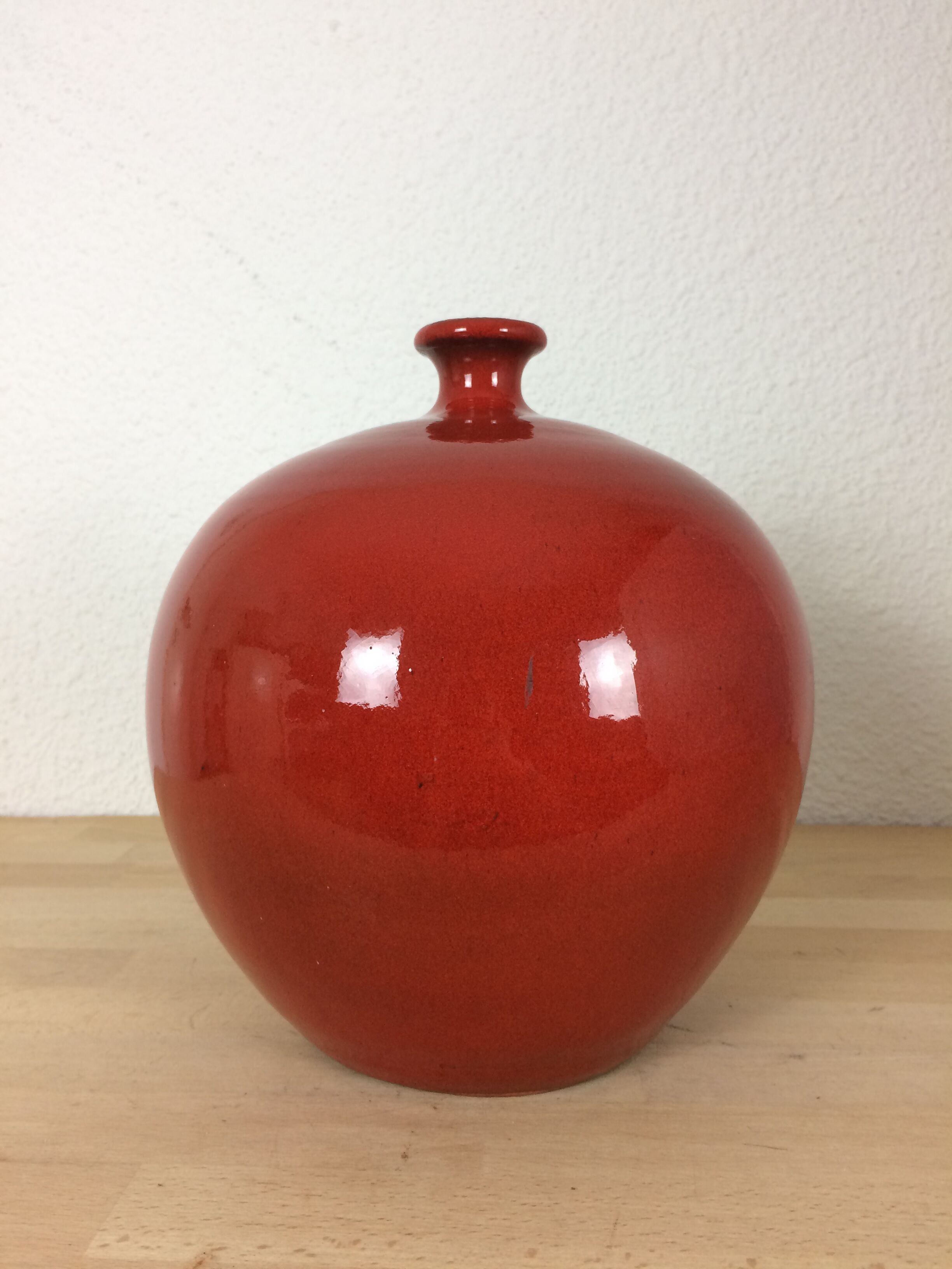 Vase red ceramic ball 25 x 22 cm