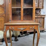 Bonheur du Jour Louis XV en marqueterie bois de rose décorées en bronze