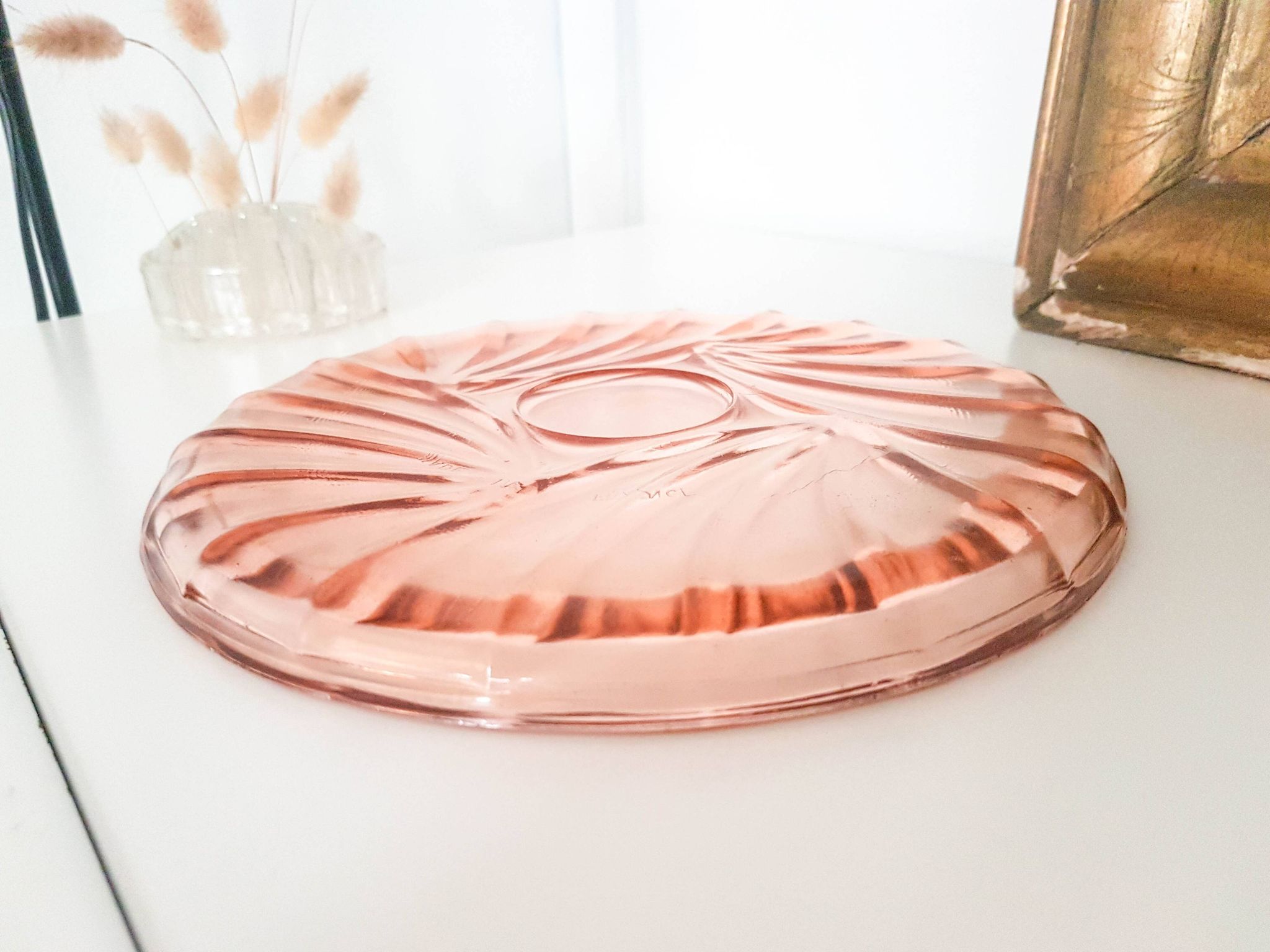 Plat vintage en verre rose style ART DECO 1950