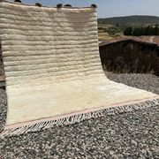 Tapis Mrirt marocain écru et beige 350x250 cm – design minimaliste texturé