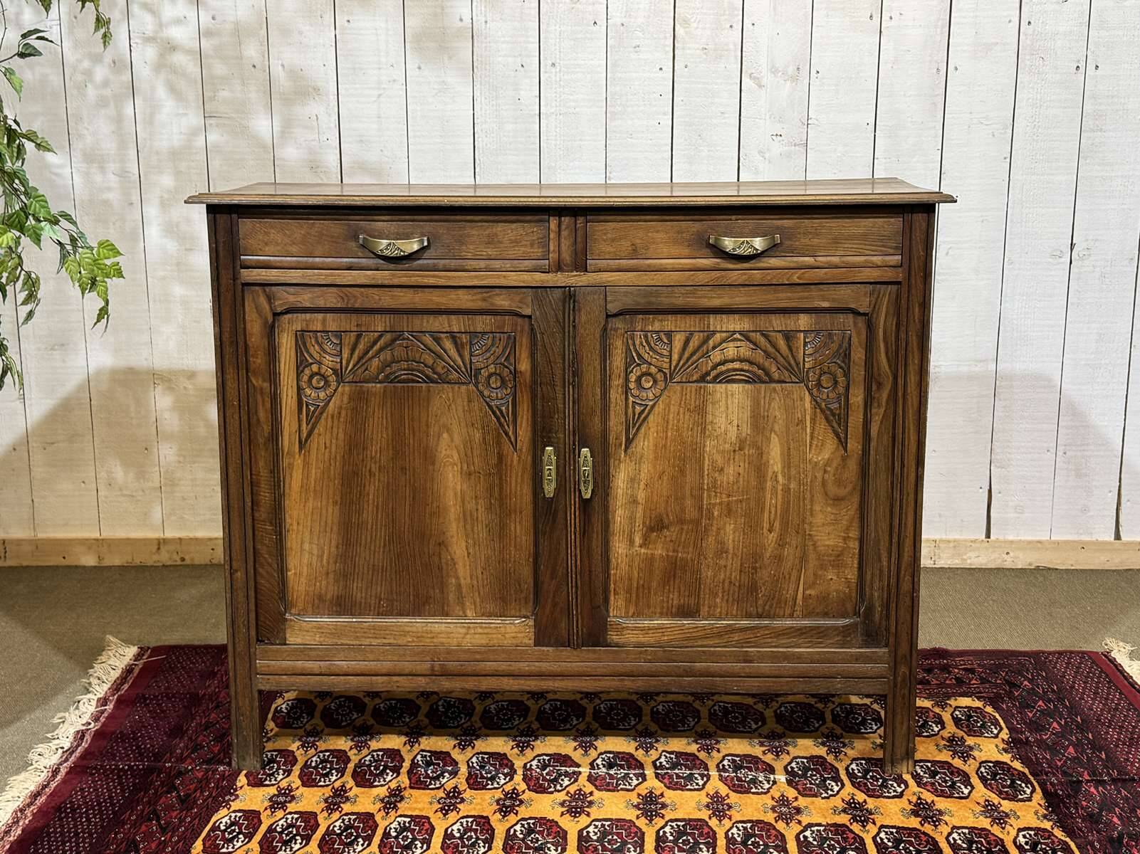 Rustic Art Deco buffet from the 1930s in chestnut wood.