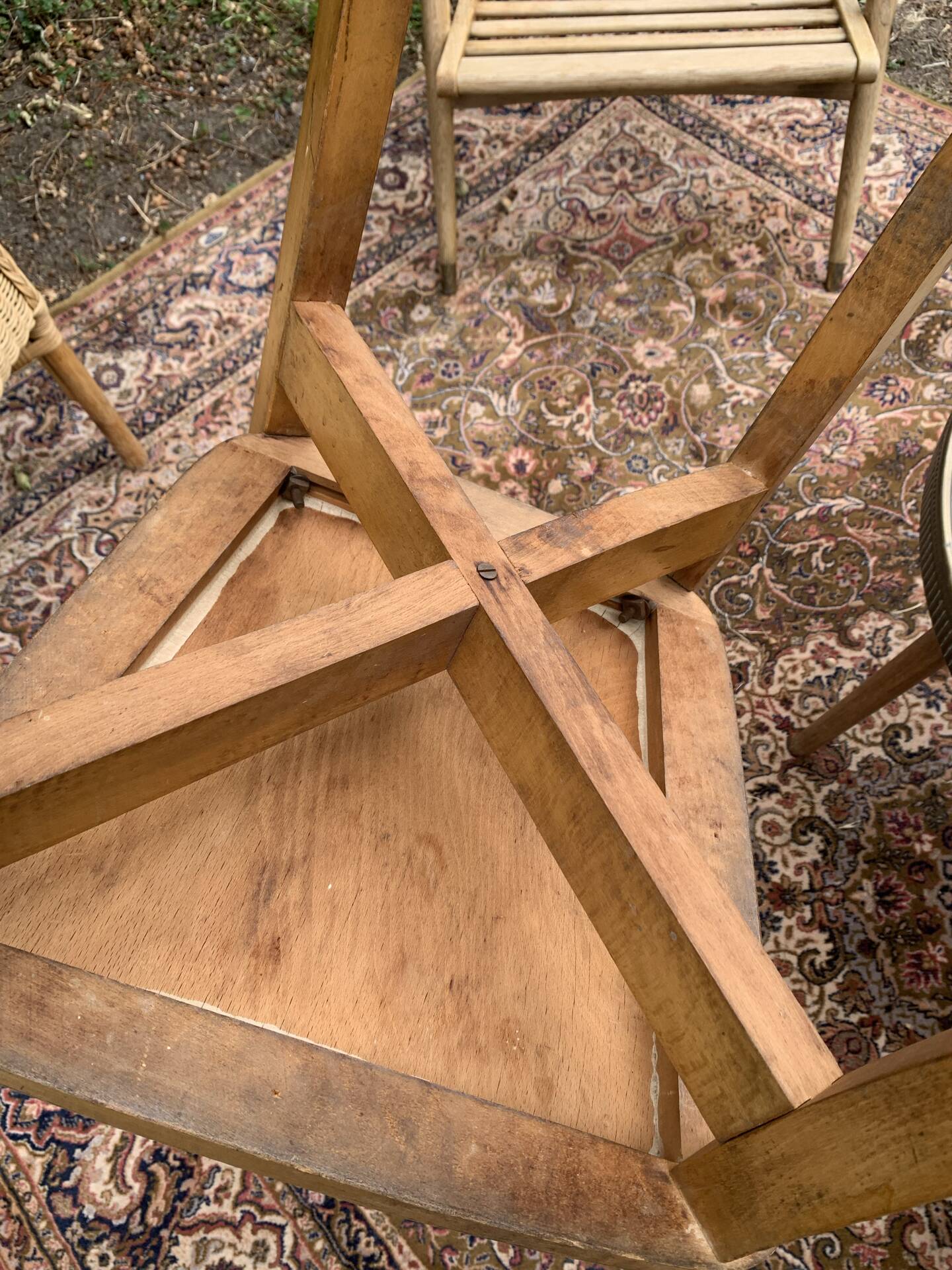 Duo de Chaises Vintage dont une Baumann Authentique – "Dans leur jus"