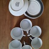 6 tasses à café et 6 assiettes 80's  Ph. Deshoulieres