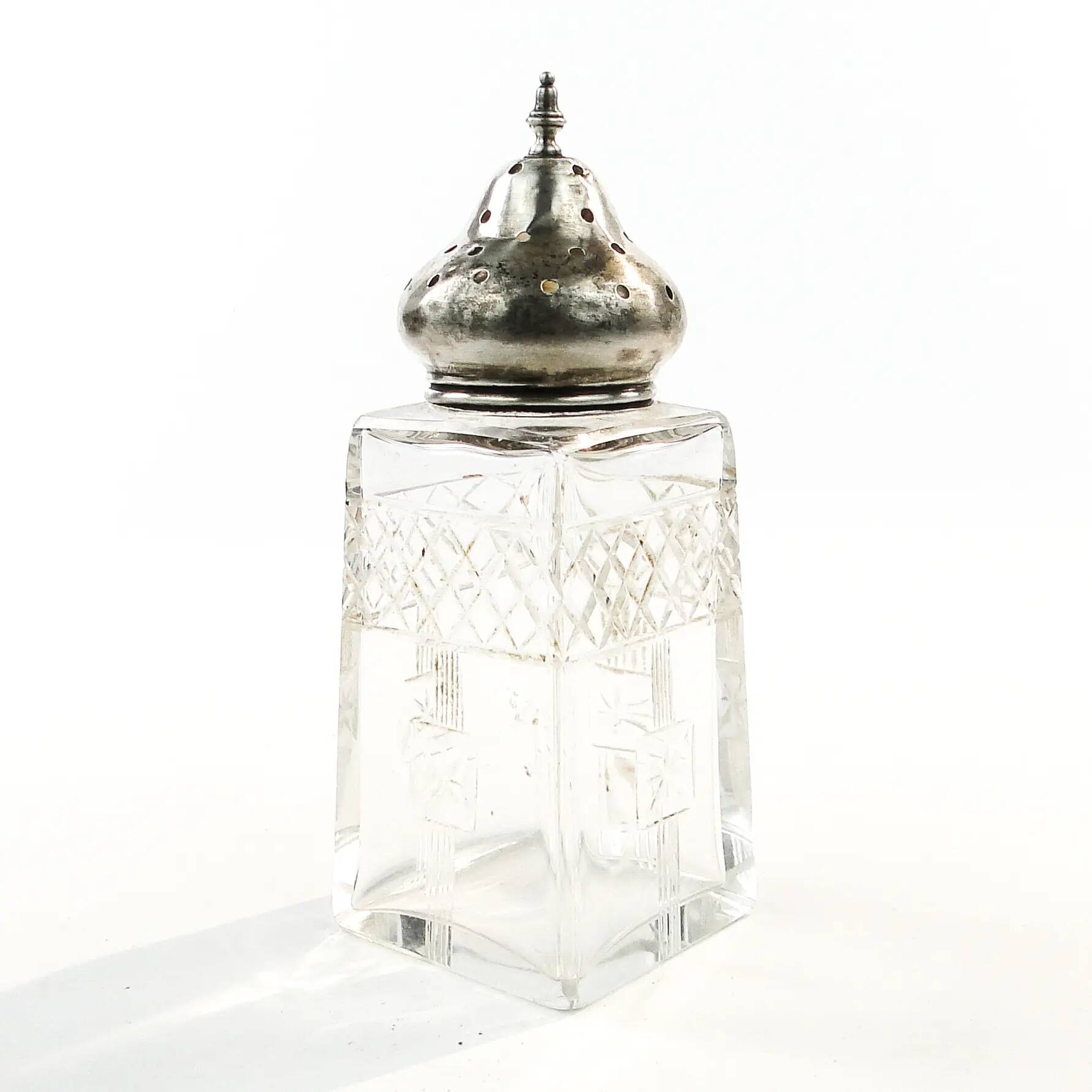 Art Deco sugar bowl, crystal, silver, United Kingdom, early 20th century