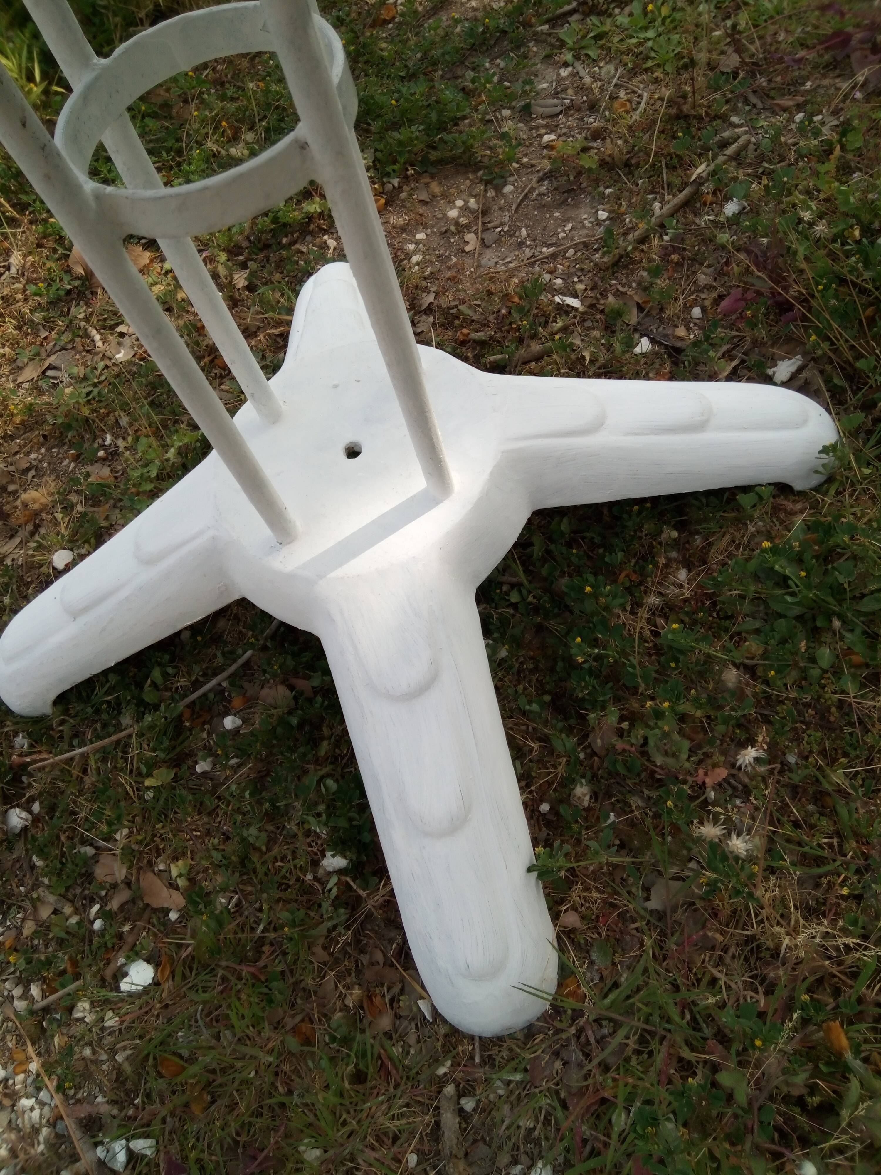 Garden pedestal from the 1930s