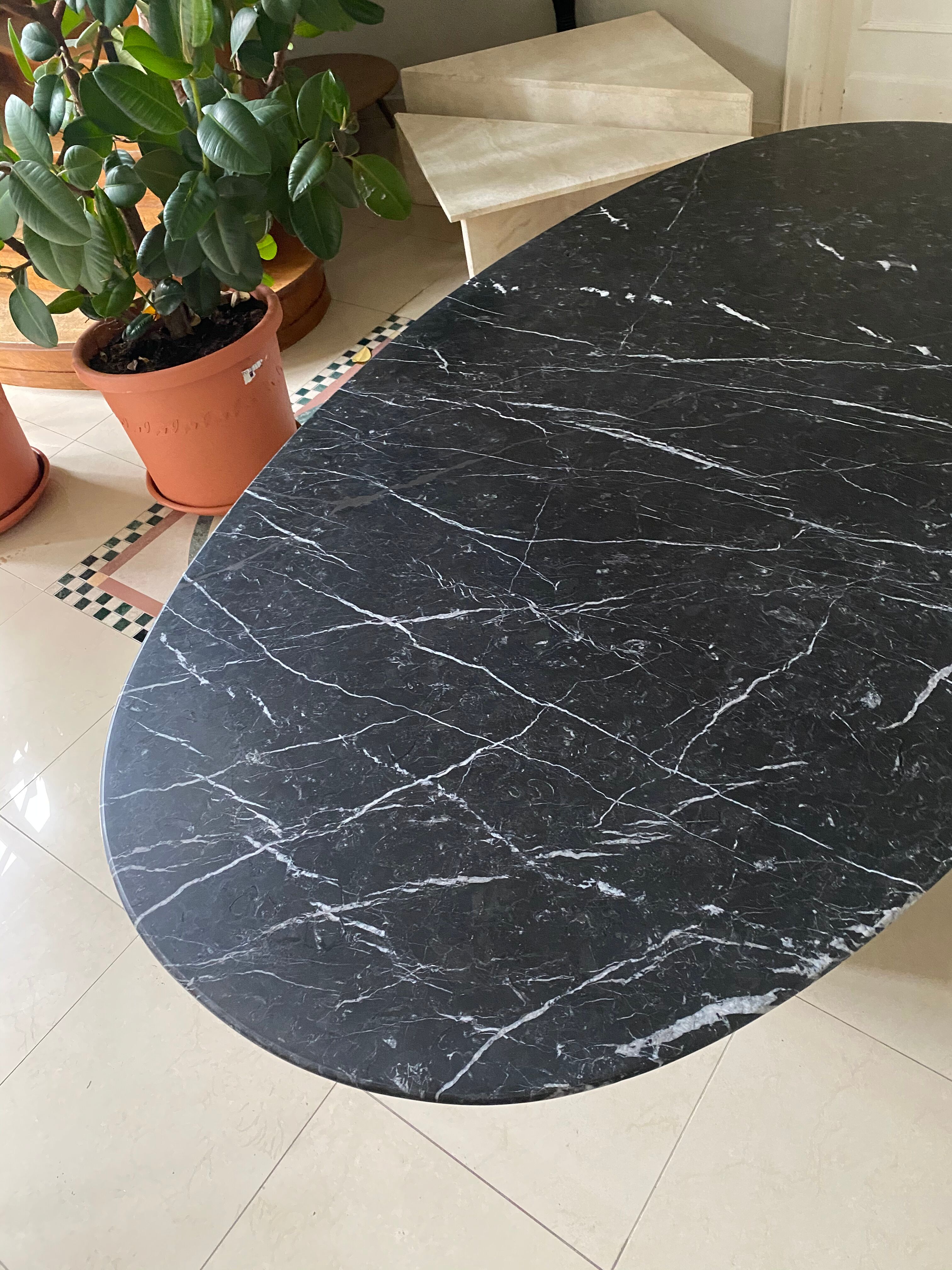 Table à manger en marbre nero marquina 1970 vintage italie