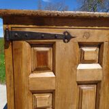 Petit et ancien buffet toscan