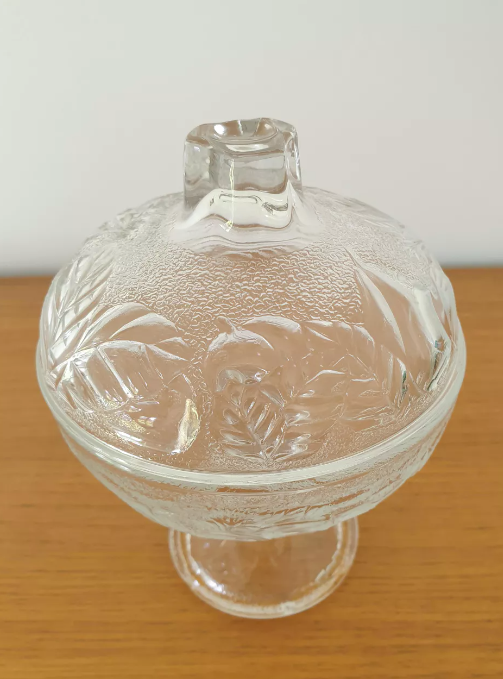 Chiseled glass candy box