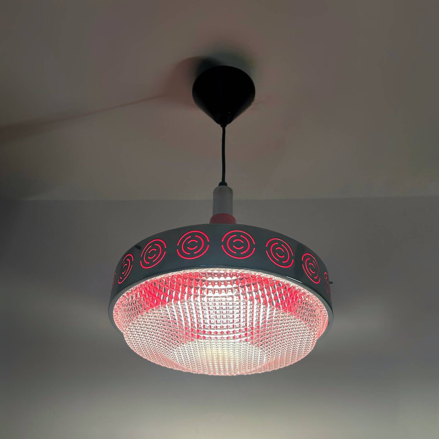 Space Age 1970s lustre design