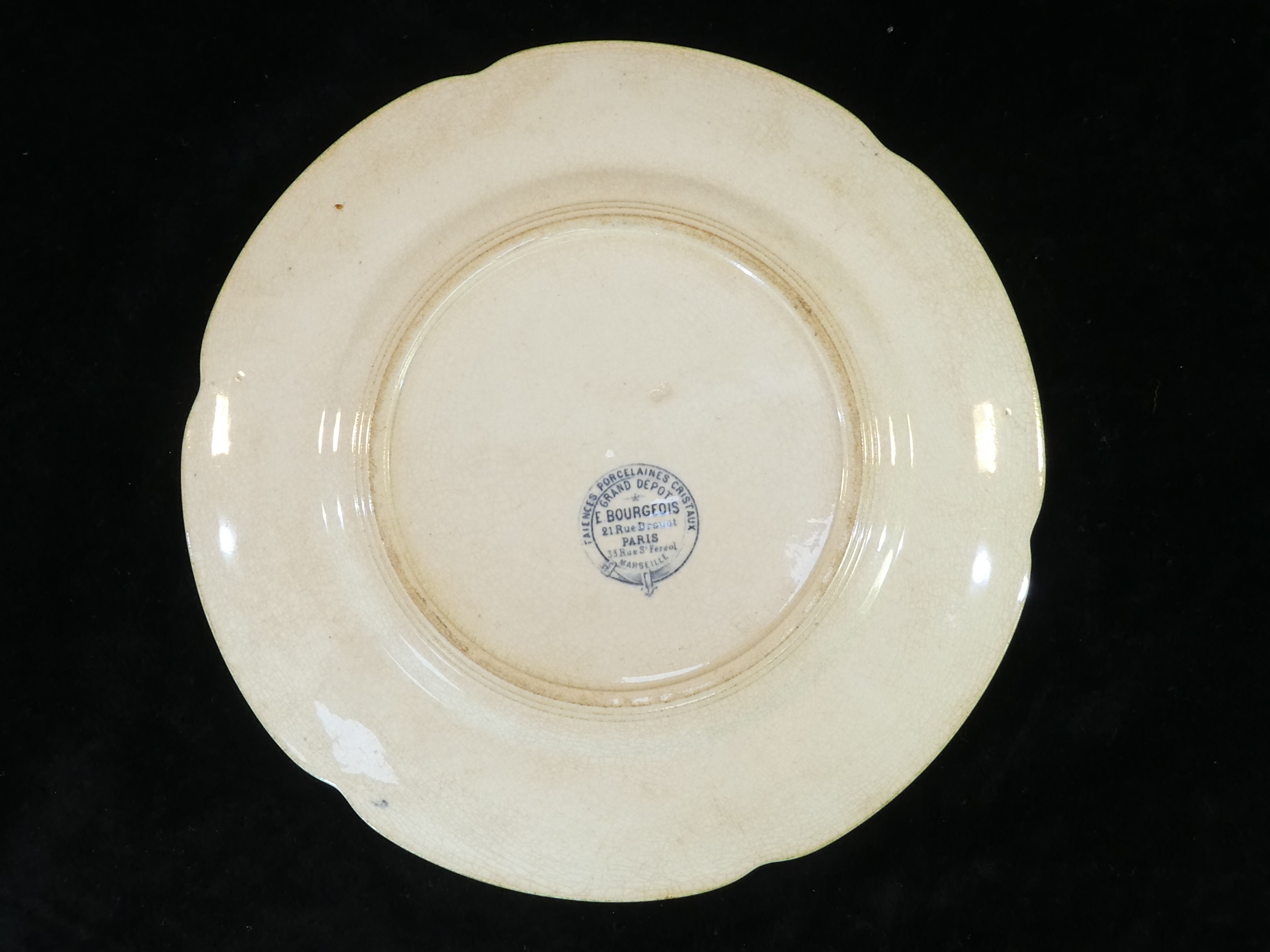 3 assiettes plates en faience e.bourgeois Paris