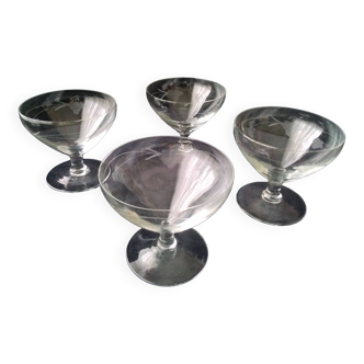 4 vintage champagne glasses, low shape, ground decor