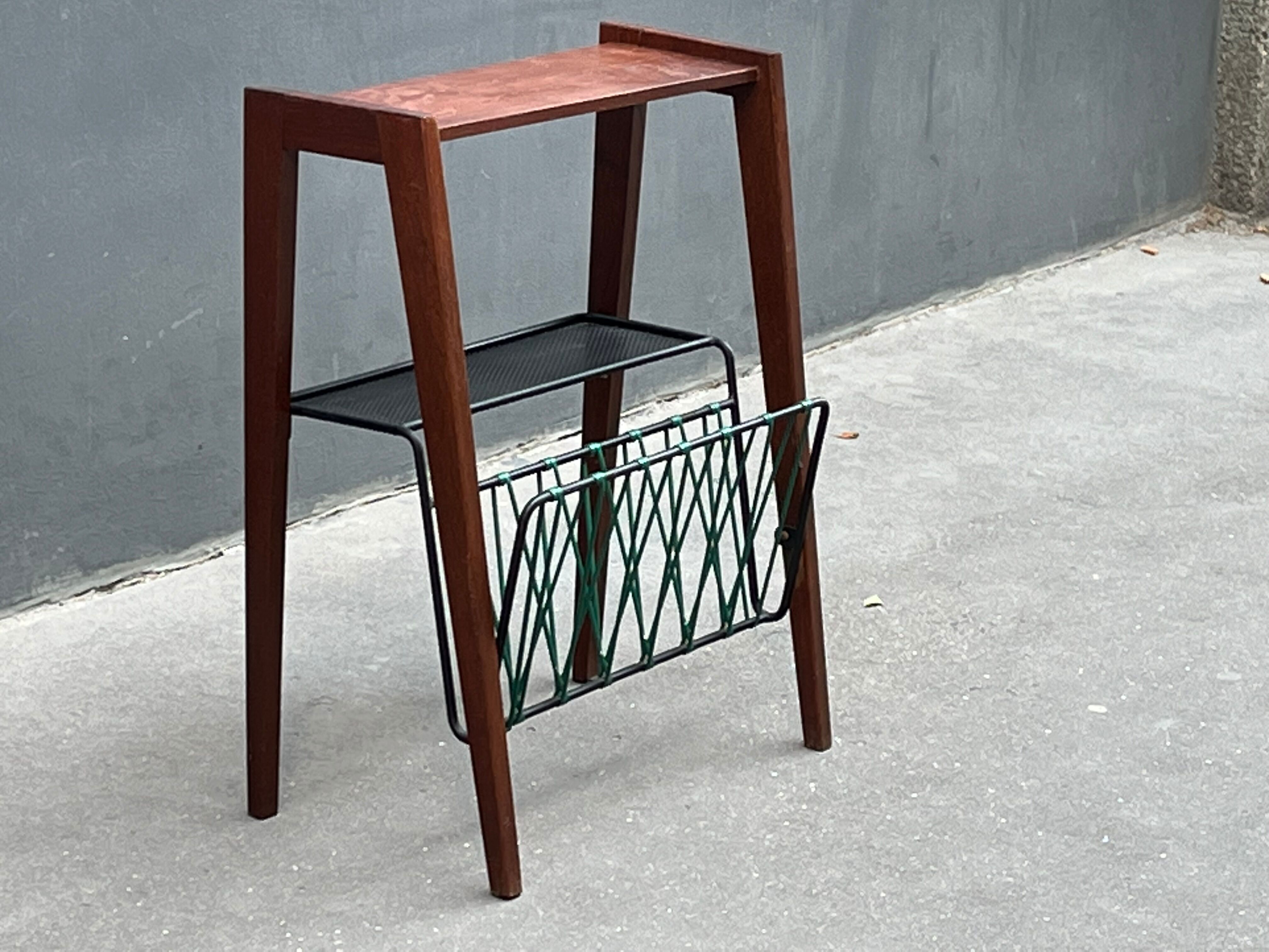 Side table with 50s magazine holder