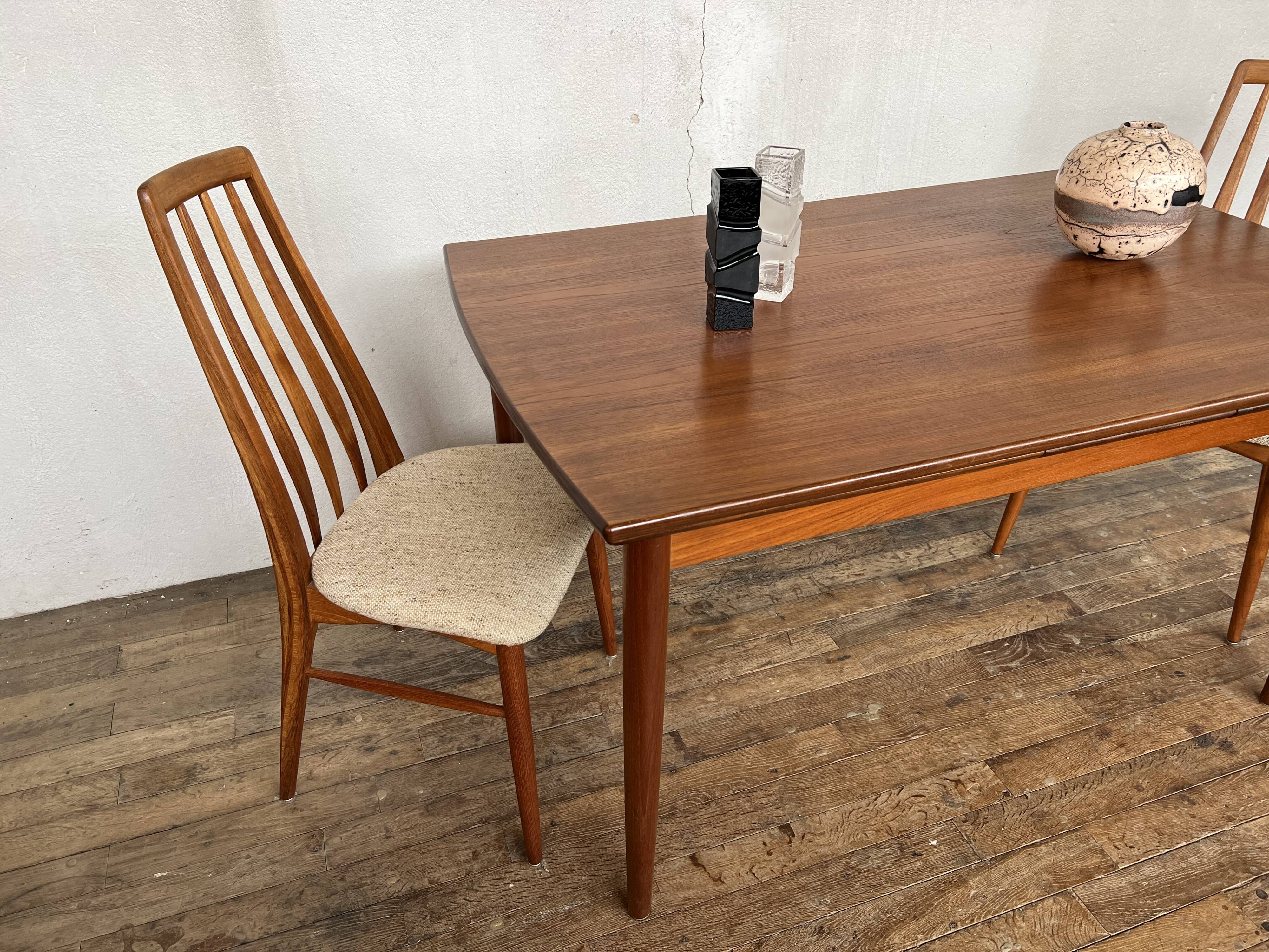 Scandinavian table in vintage teak 1960 Samcom edition