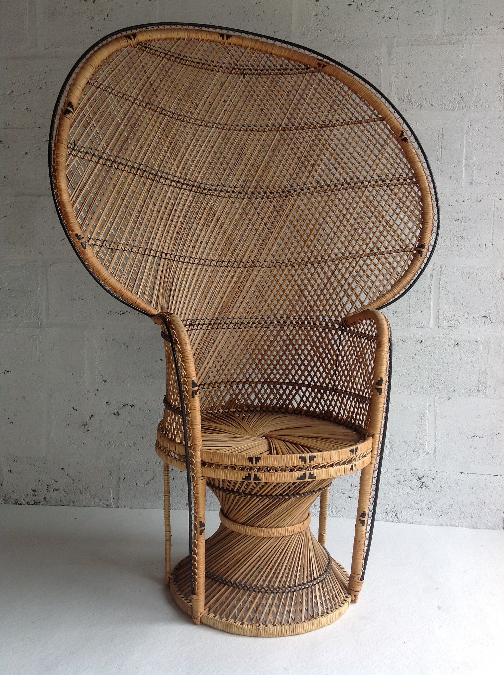 Emmanuelle chair