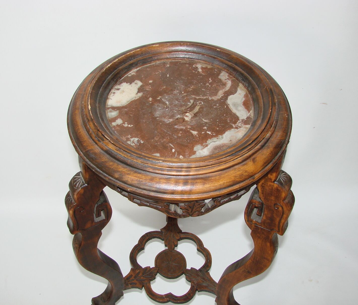 Side table, sculpted flowerbed