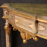 Encoignure italienne laquée du XXe siècle de style Louis XVI