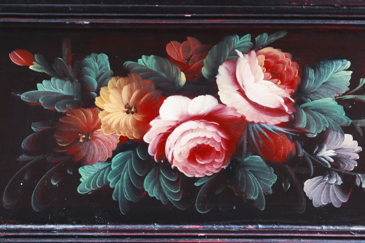 Lacquered wood chest, Napoleon III style