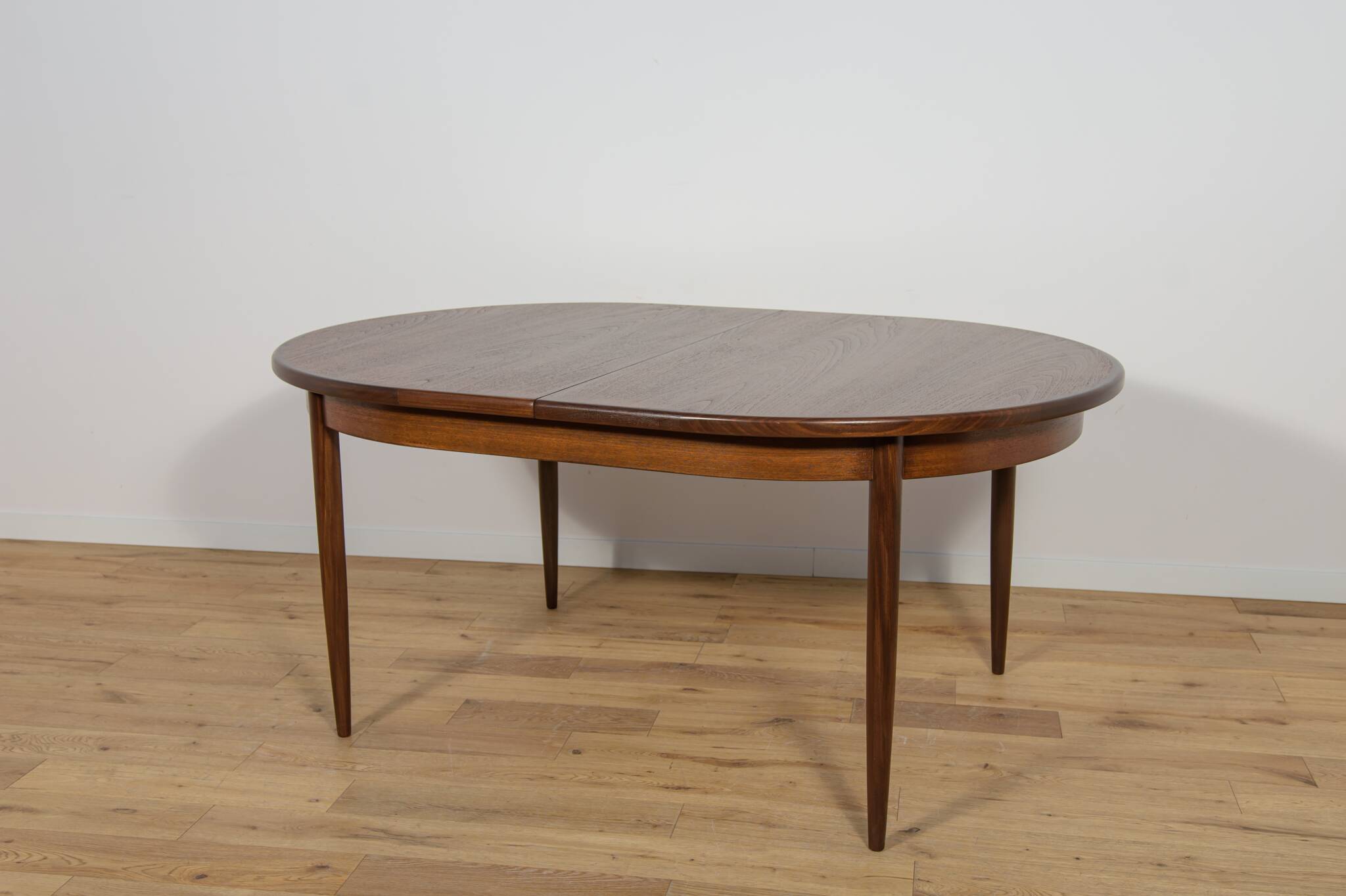 Mid-Century Oval Dining Table in Teak from G-Plan, United Knigdom, 1960s