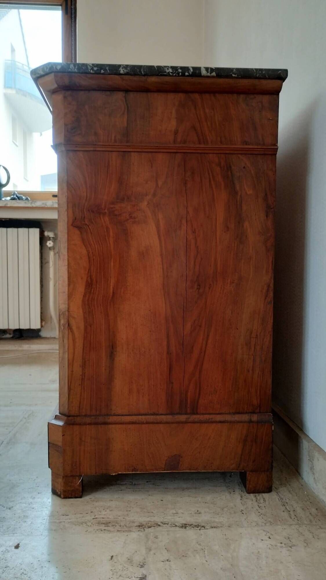 Louis Philippe style chest of drawers in marquetry wood