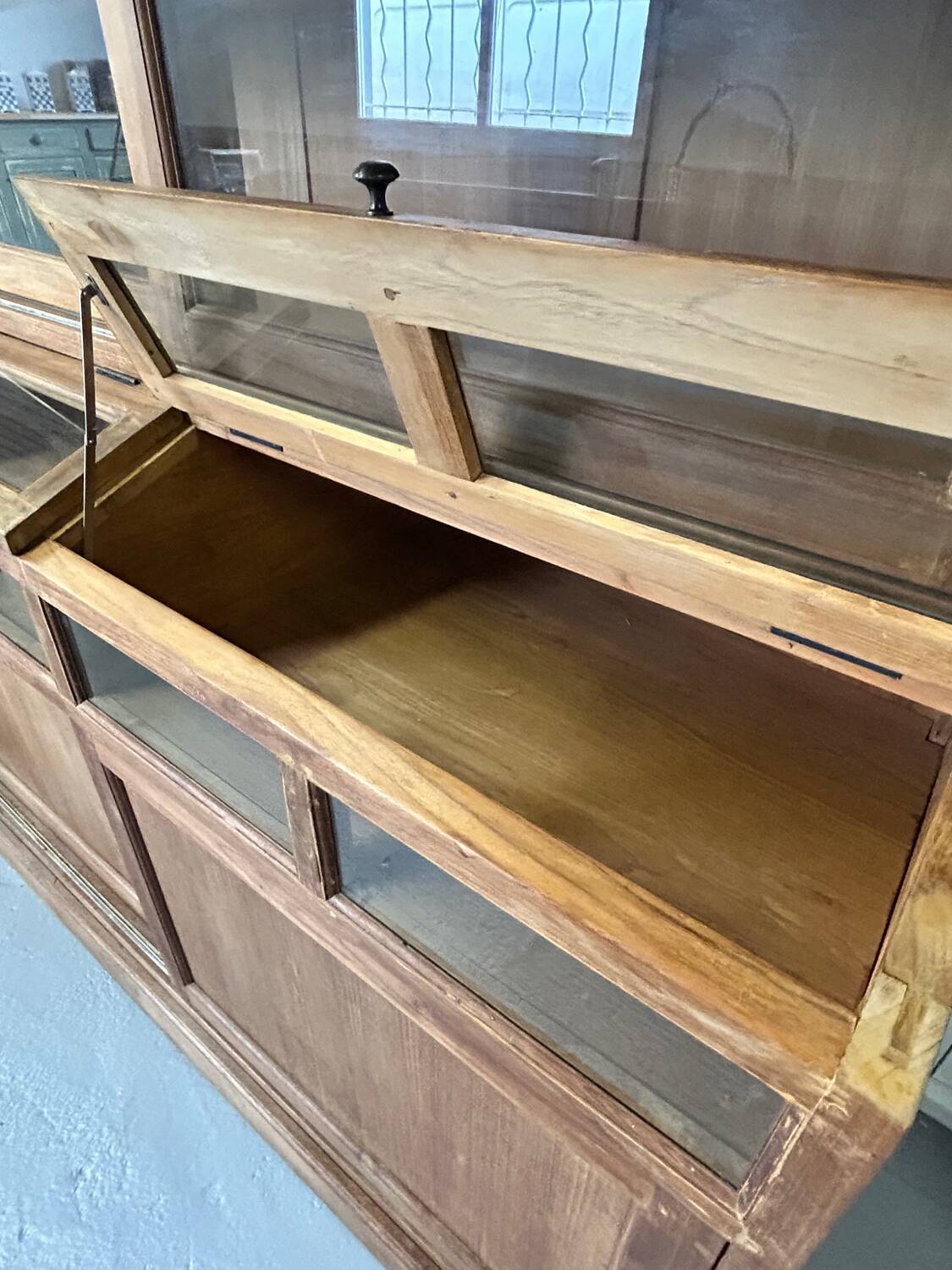 Large antique glass-fronted cabinet made of solid wood – Late 19th century