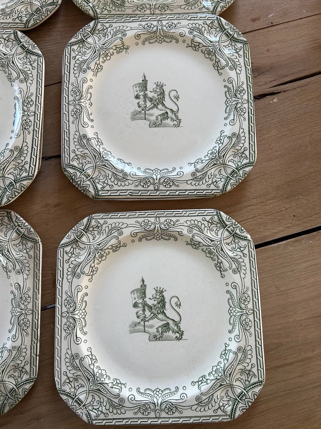 Lot de 8 assiettes terre de fer Saint Amand Fontana