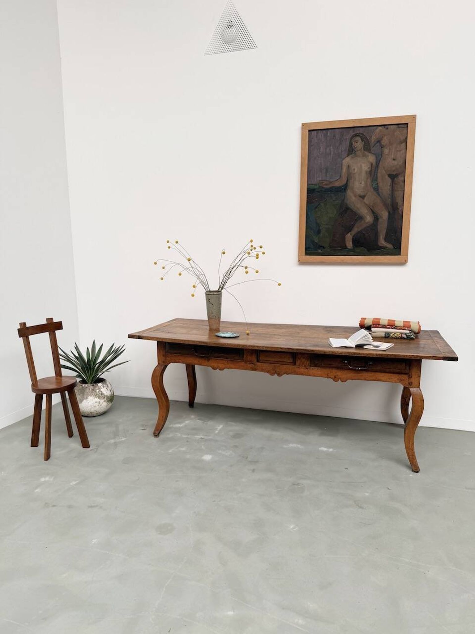 Table, drapière en noyer, XIXème s.