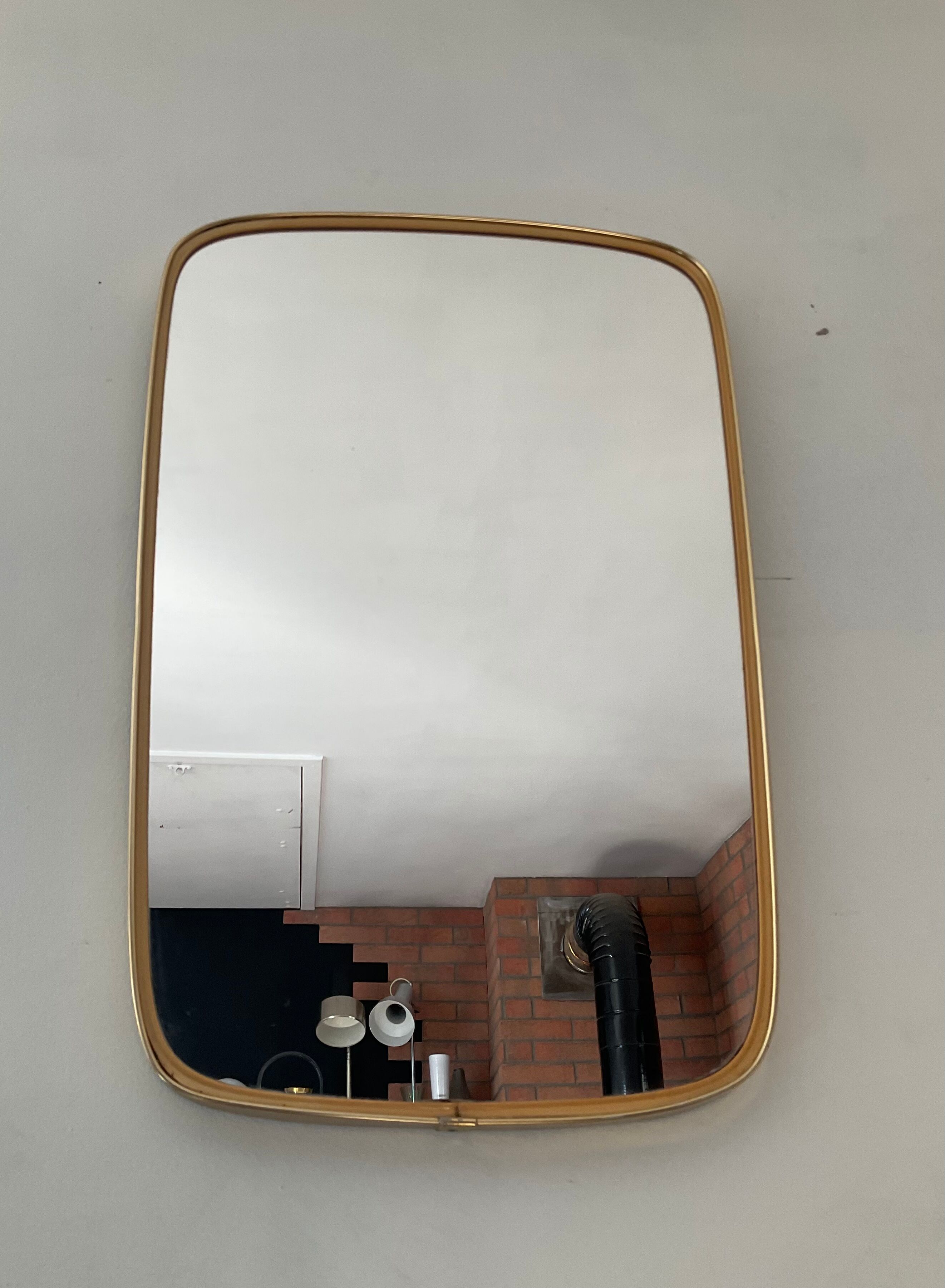 Free formę asymmetric mirror of the 70s