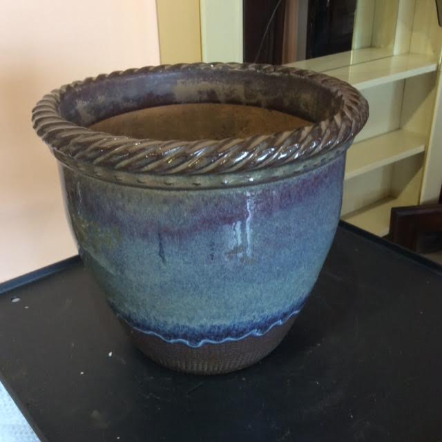 Cache pot en grès