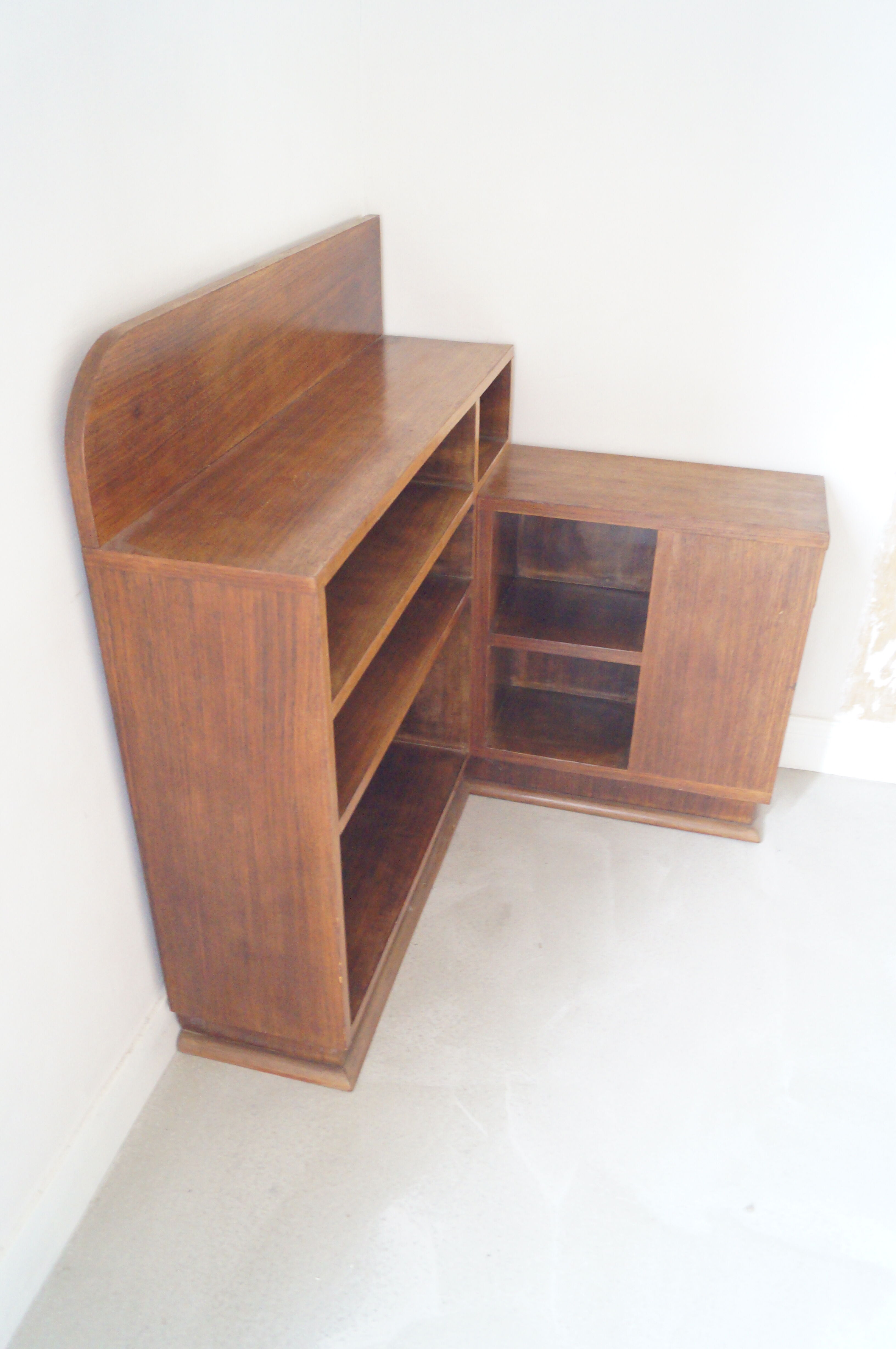 Art-Deco corner library 1930