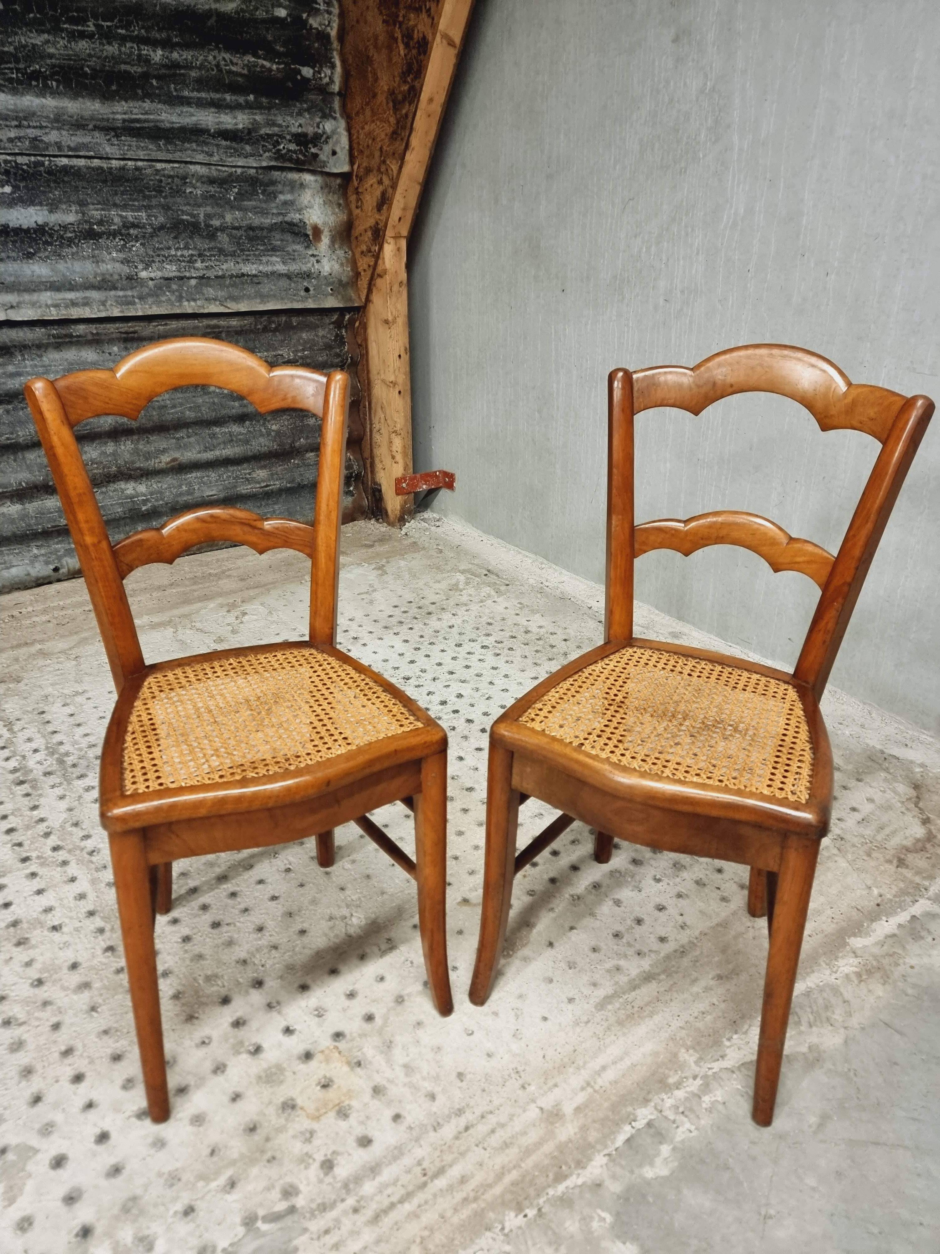 Antique set of chairs walnut with webbing