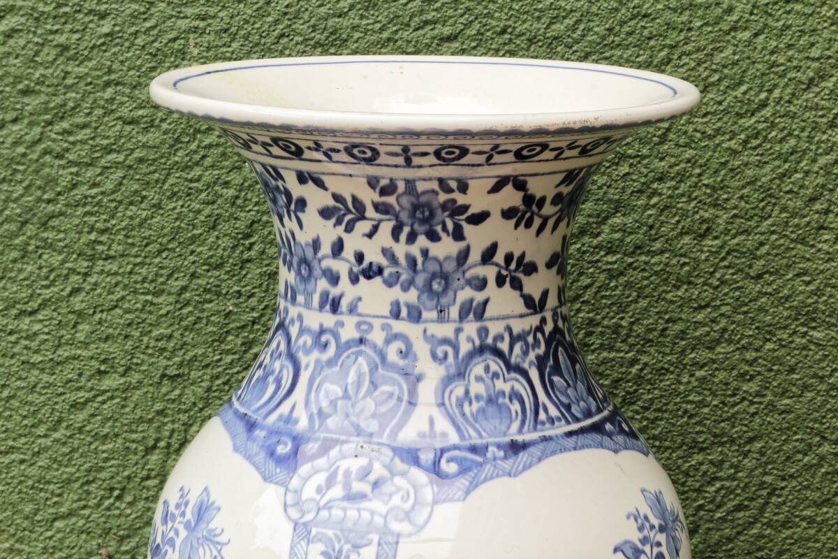 Gien baluster vase, Japanese decor