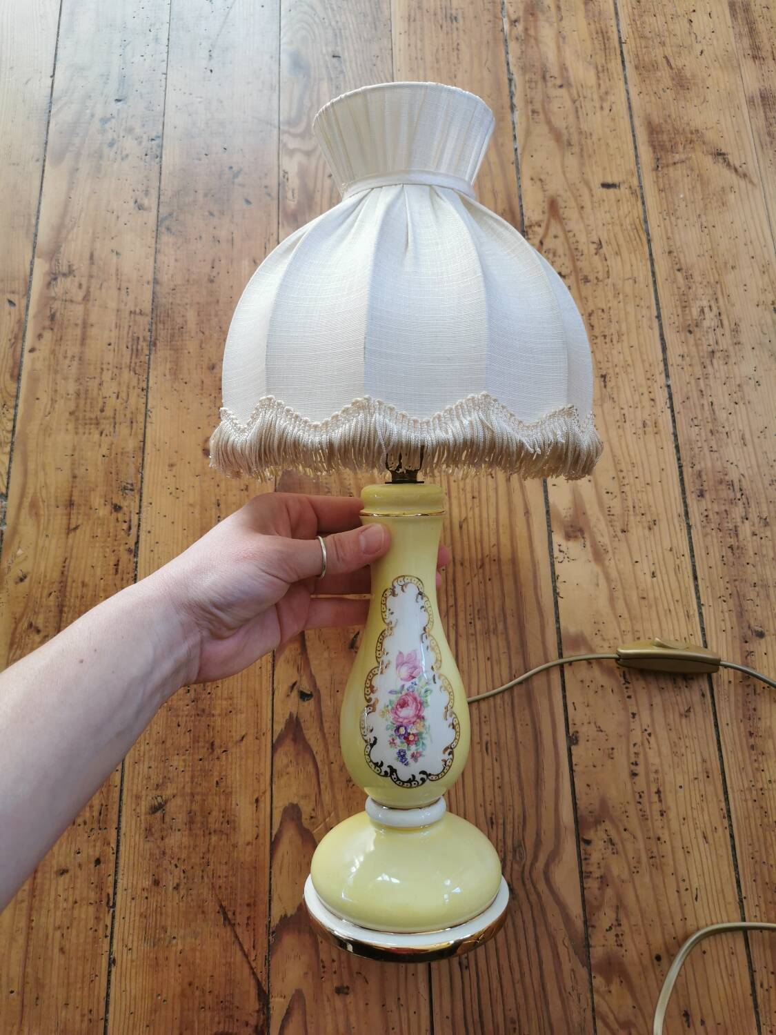 Porcelain table lamp