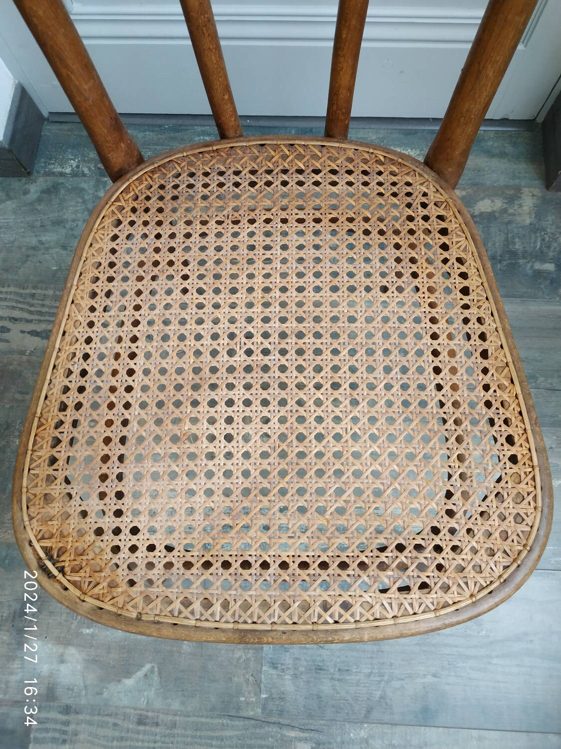 Chaise basse Thonet