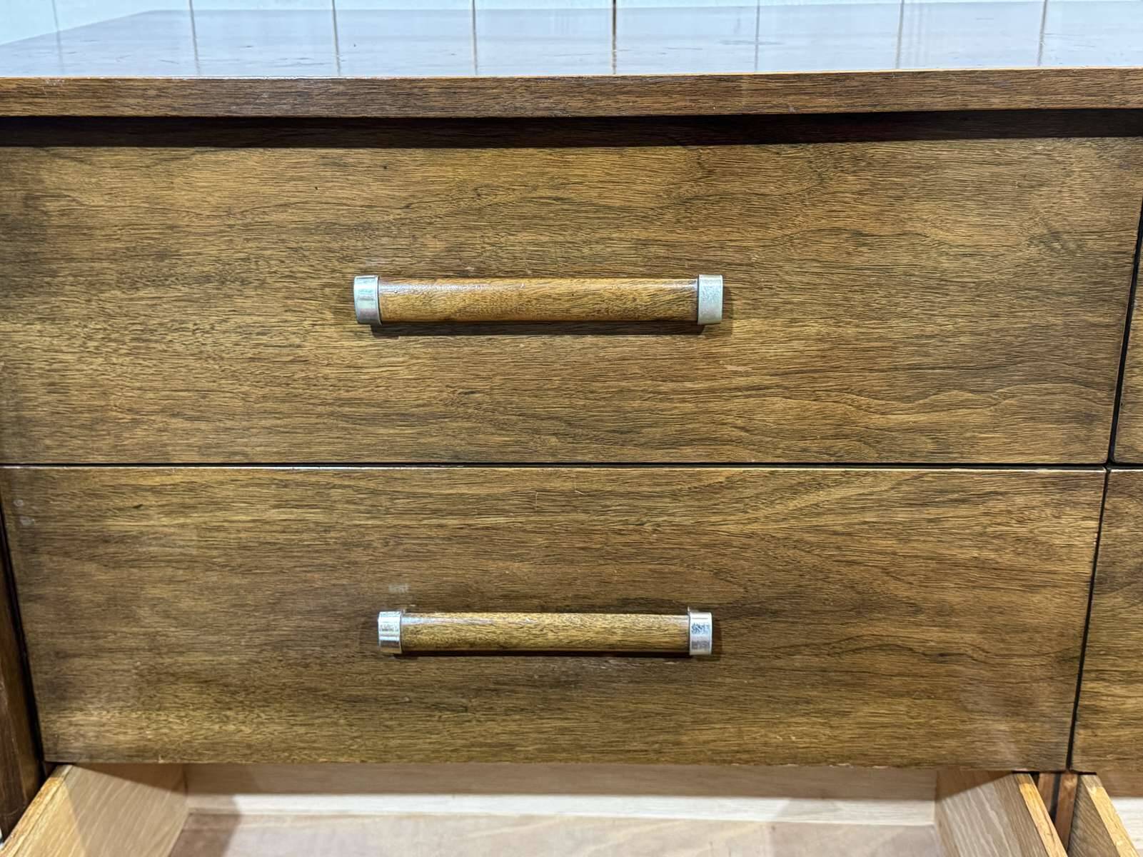 Art Deco style commode from the 1950s in walnut and oak - American manufacturer