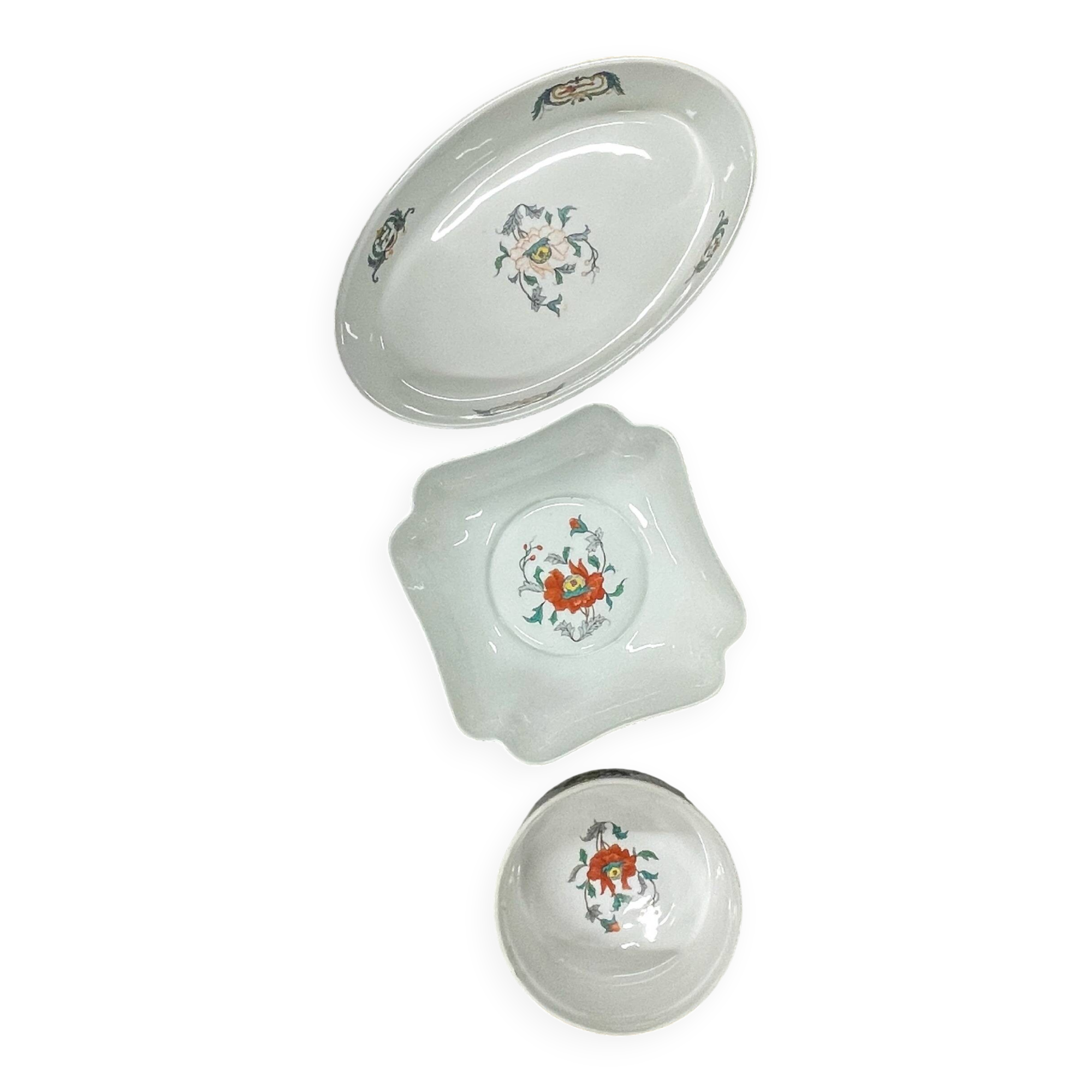 Set of 3 porcelain dishes from Paris, Poppy decoration model.