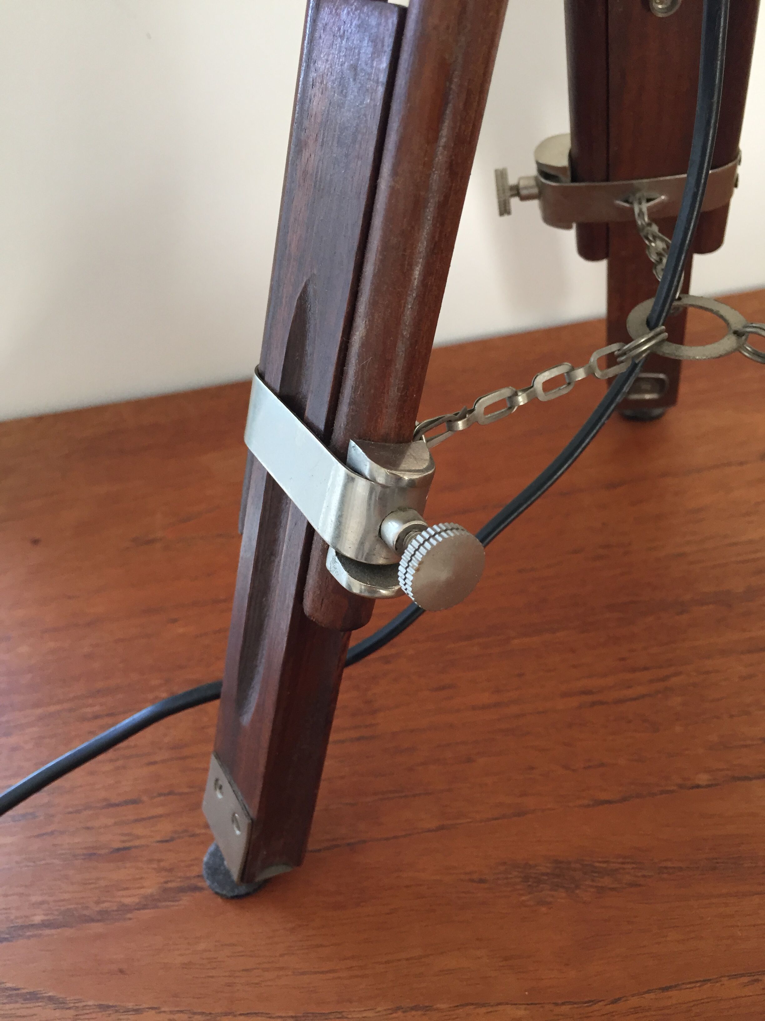 Lampe de marine tripode bois et métal argent