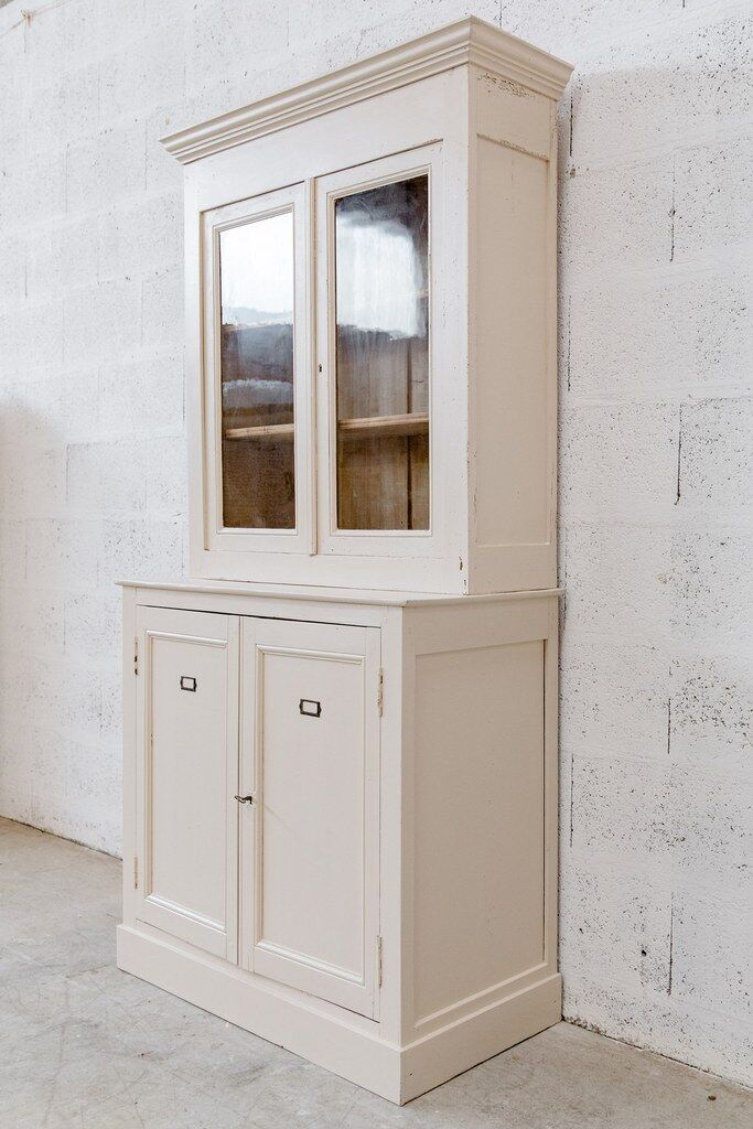 Vintage wooden dresser - linen colors